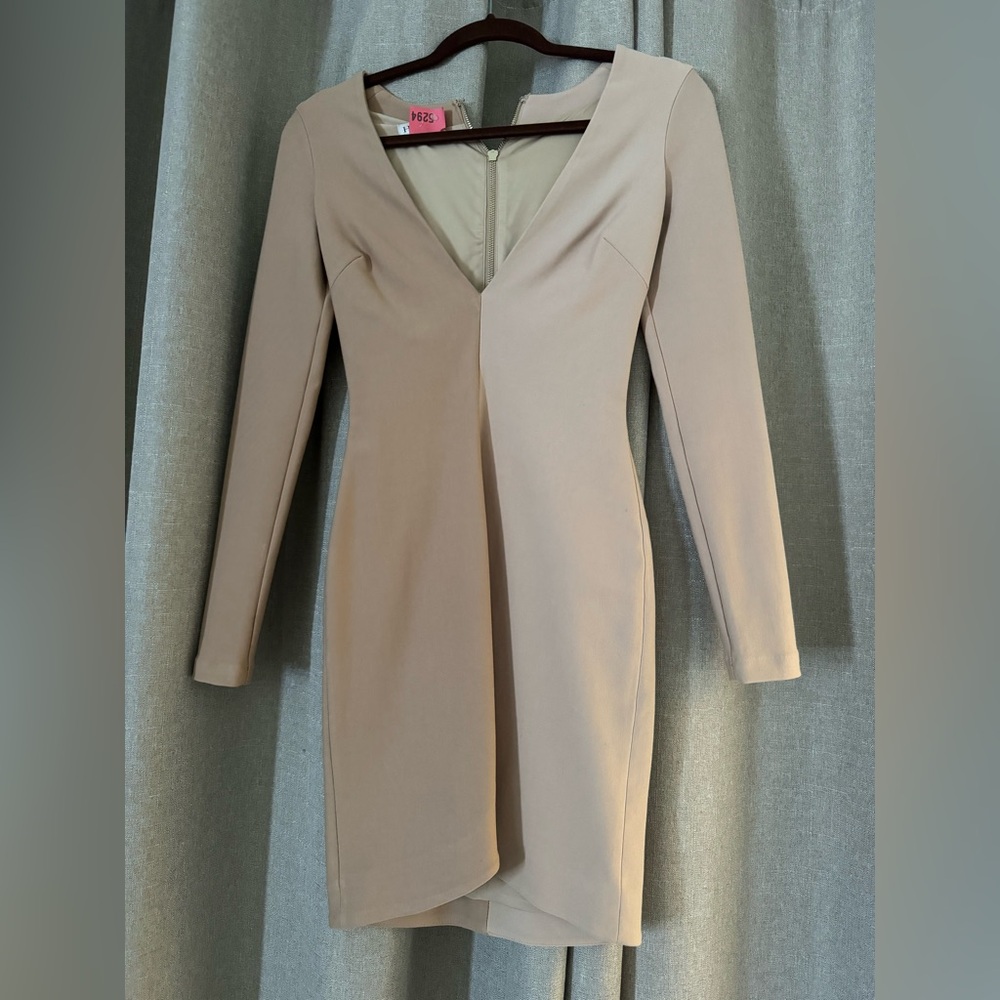 Bodycon, nude, color block, mini dress.
